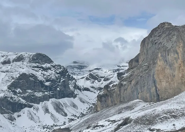 Boj Casas De Montana シャレー *